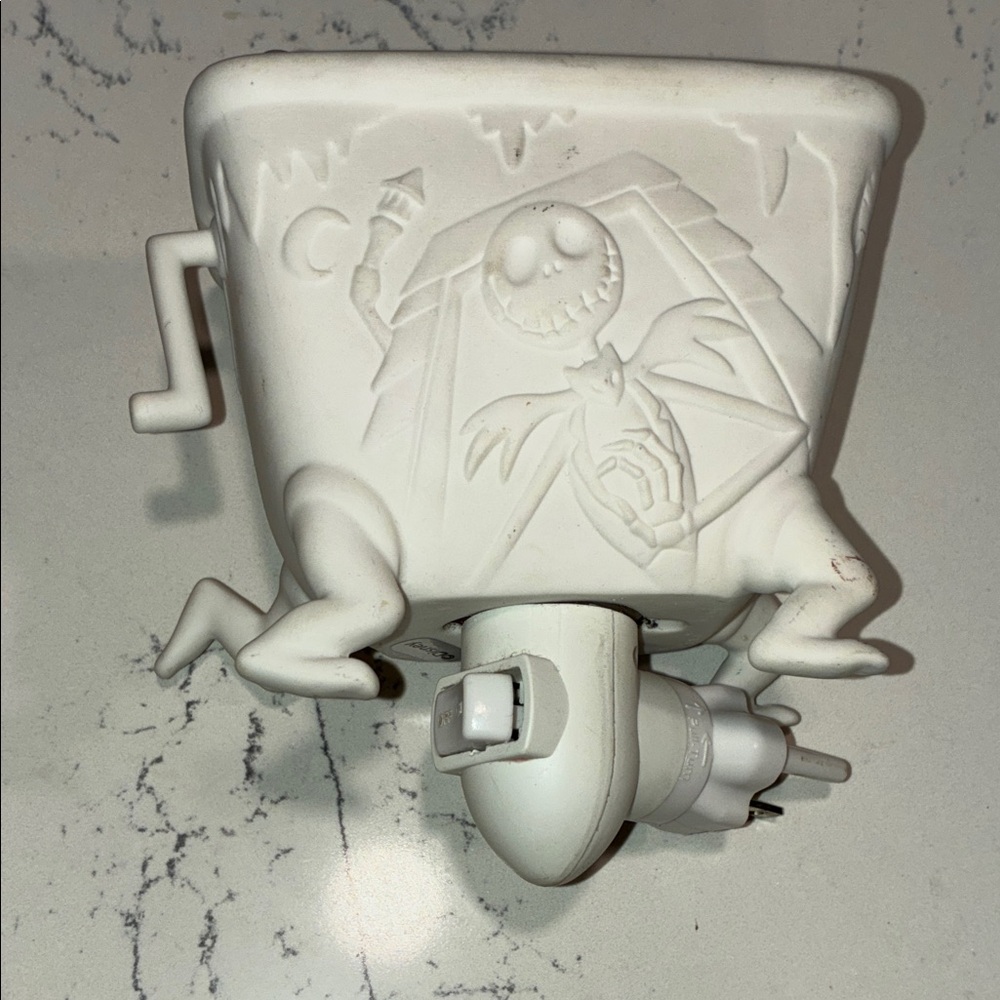 Scentsy White Halloween Spider Plug-In Warmer